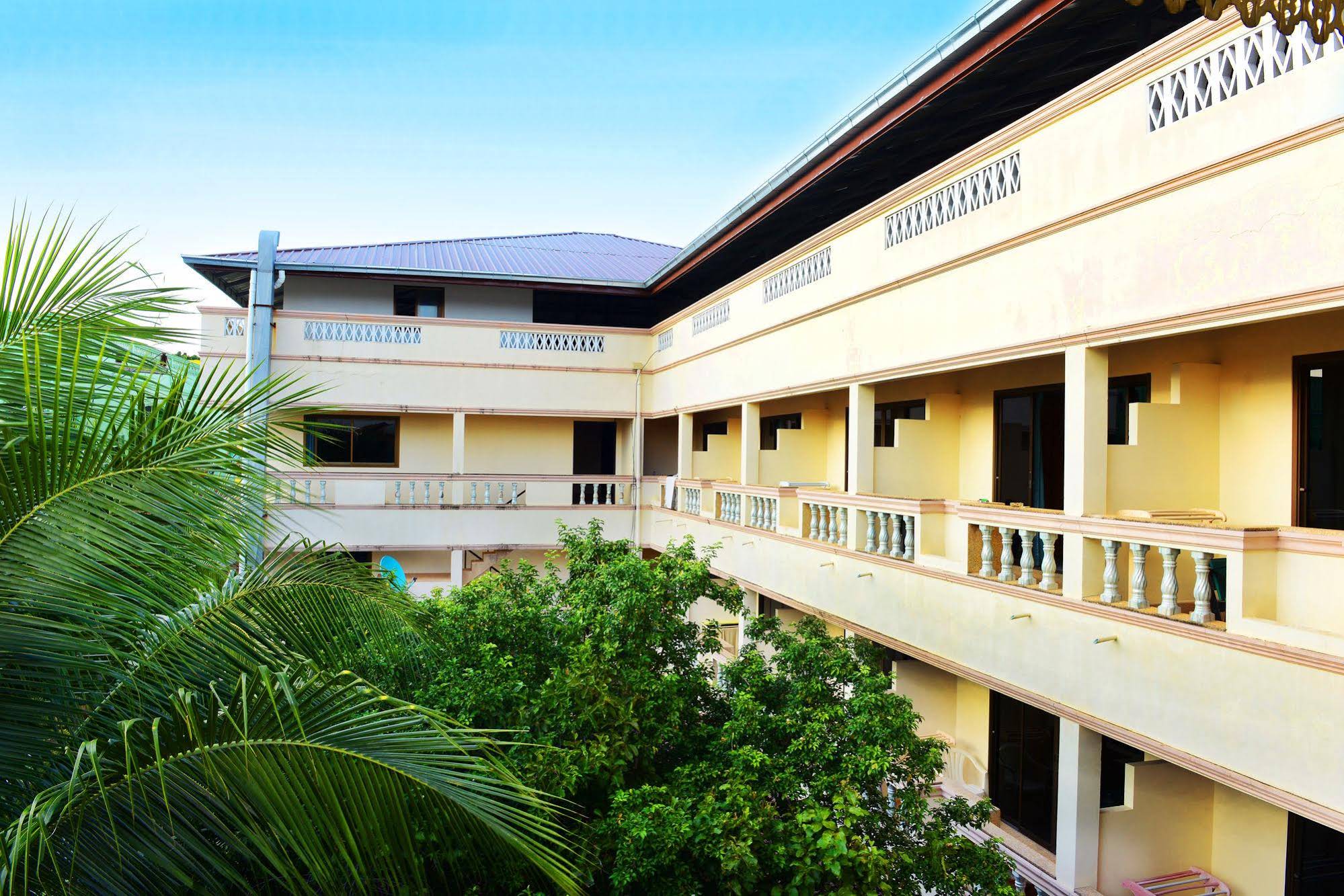 Coconut Grove Hotel