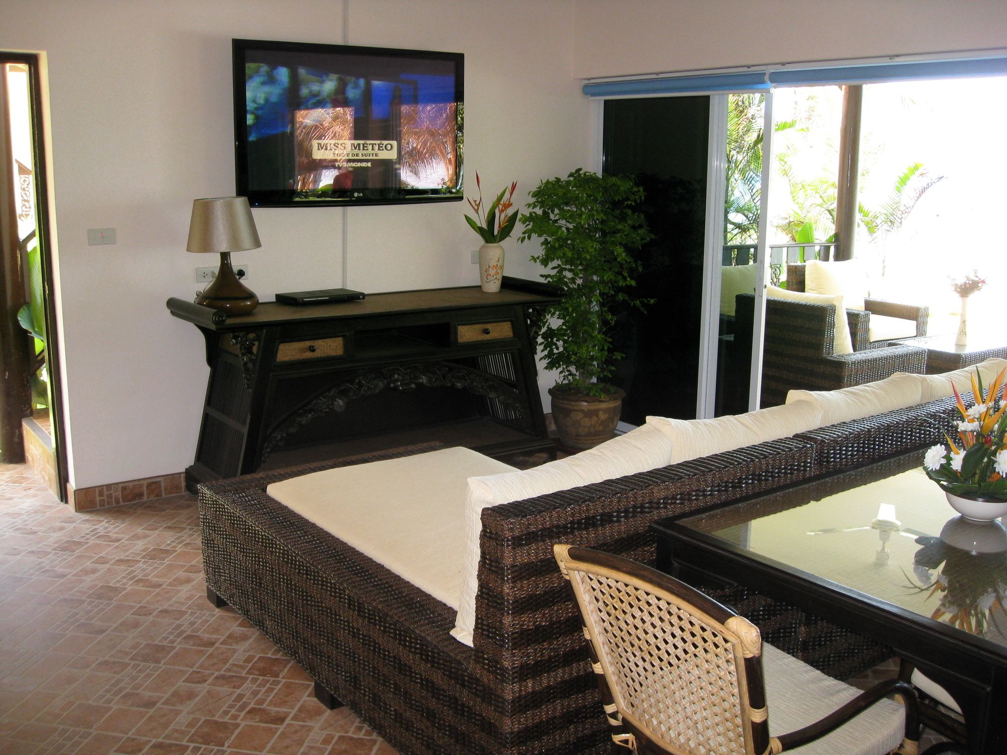 Coconut Laguna Villas