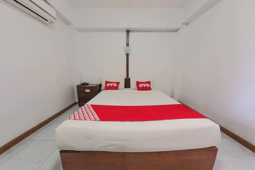 Dumrong Town Hotel by OYO Rooms