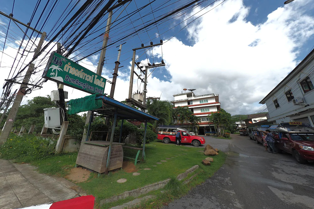 Dumrong Town Hotel by OYO Rooms