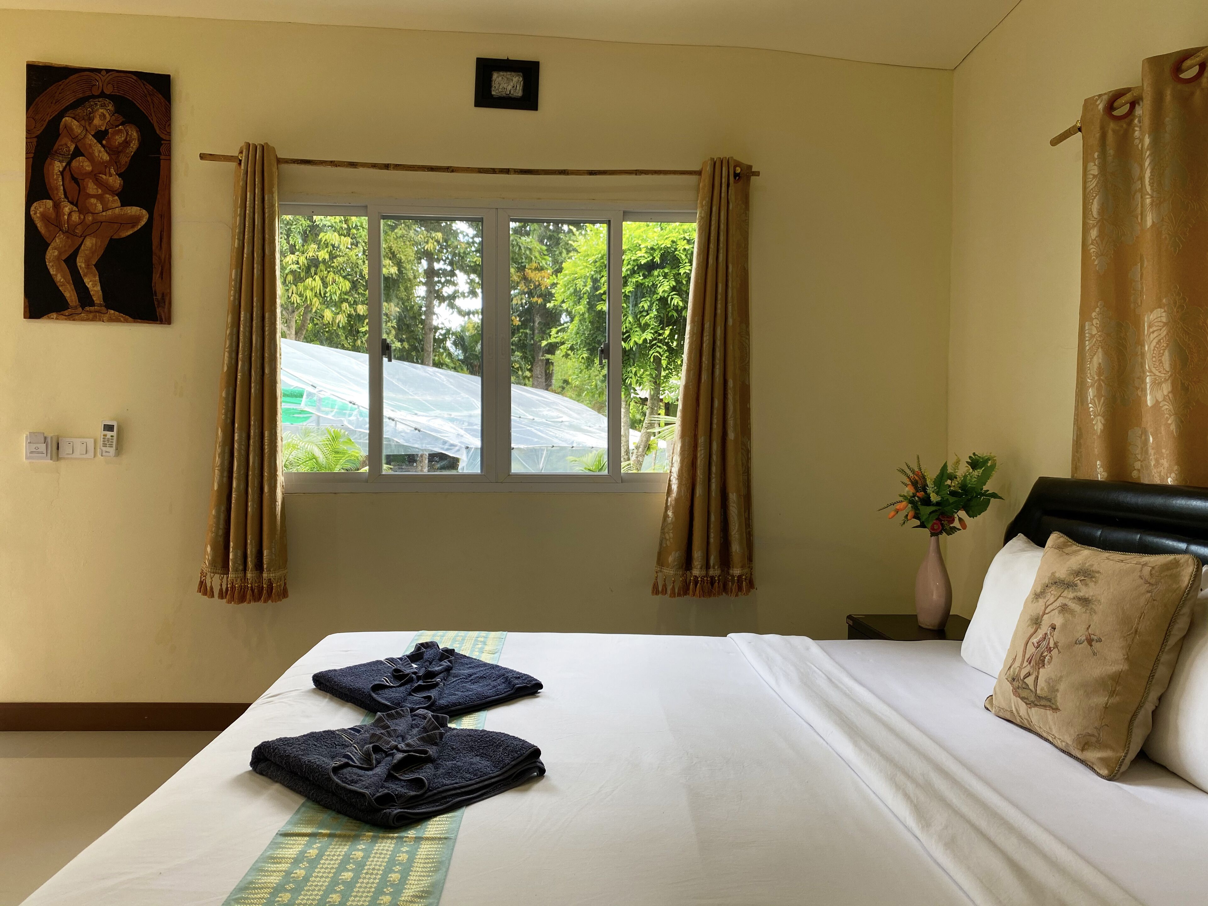 Everest Resort