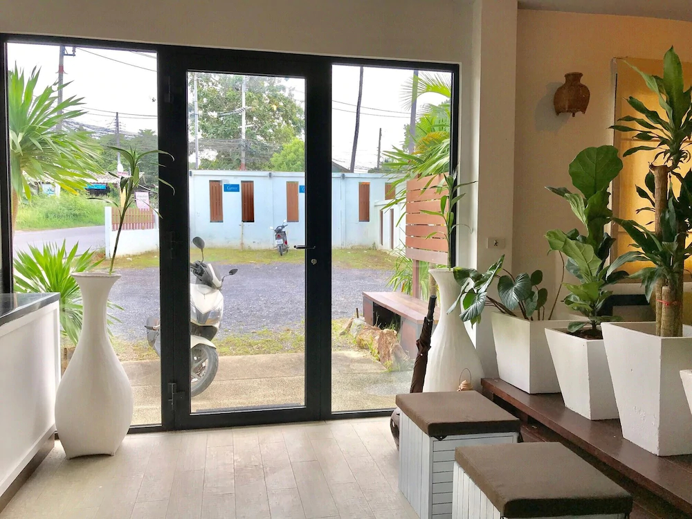 Hiranyika Cafe And Bed