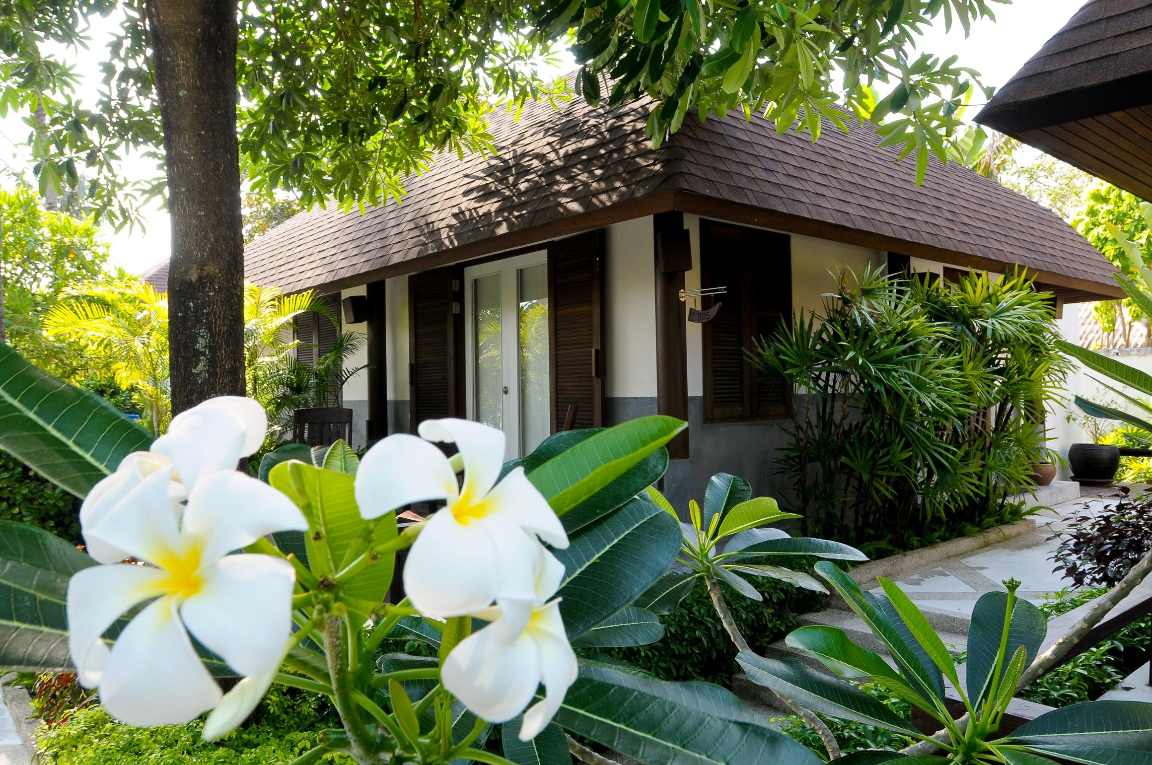Iyara Beach Hotel & Plaza