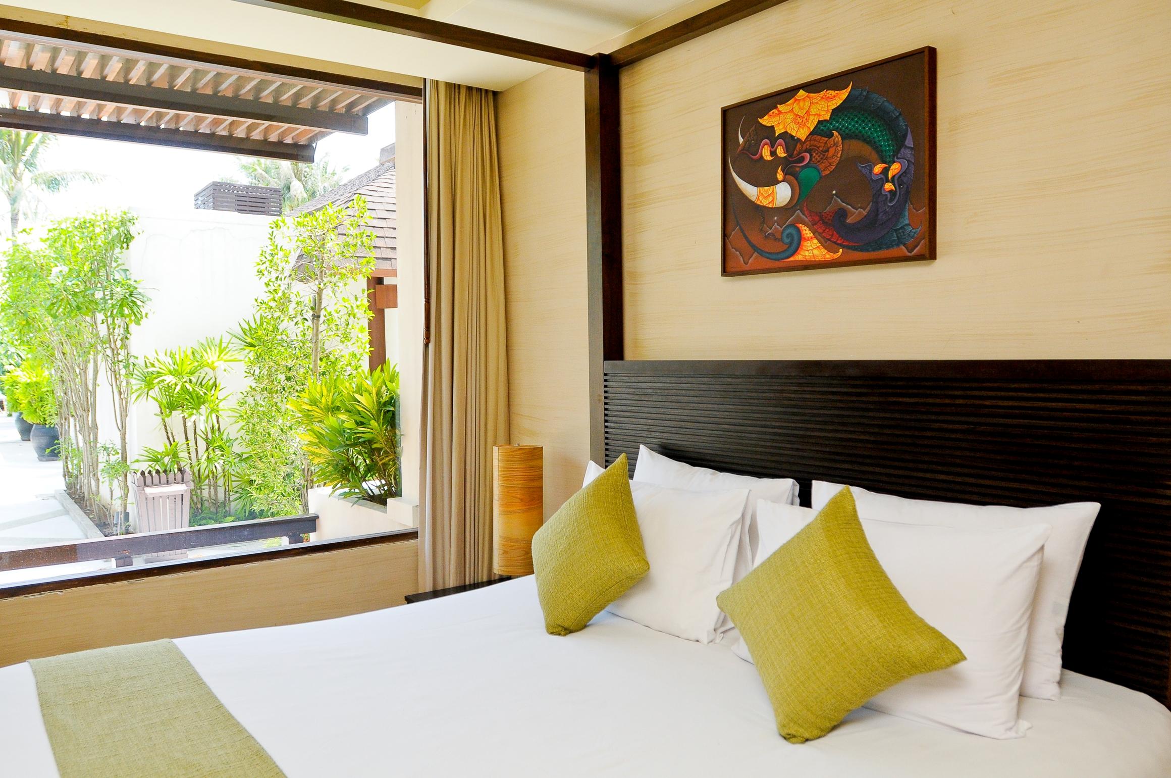 Iyara Beach Hotel & Plaza