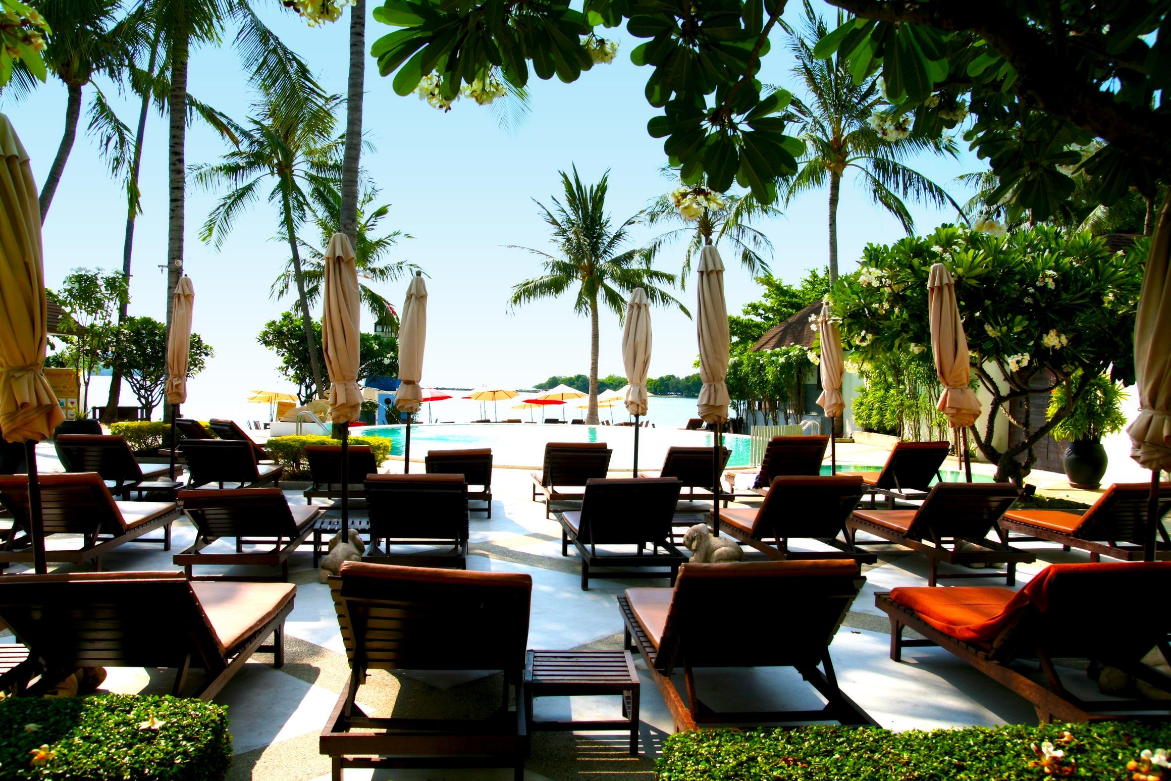 Iyara Beach Hotel & Plaza
