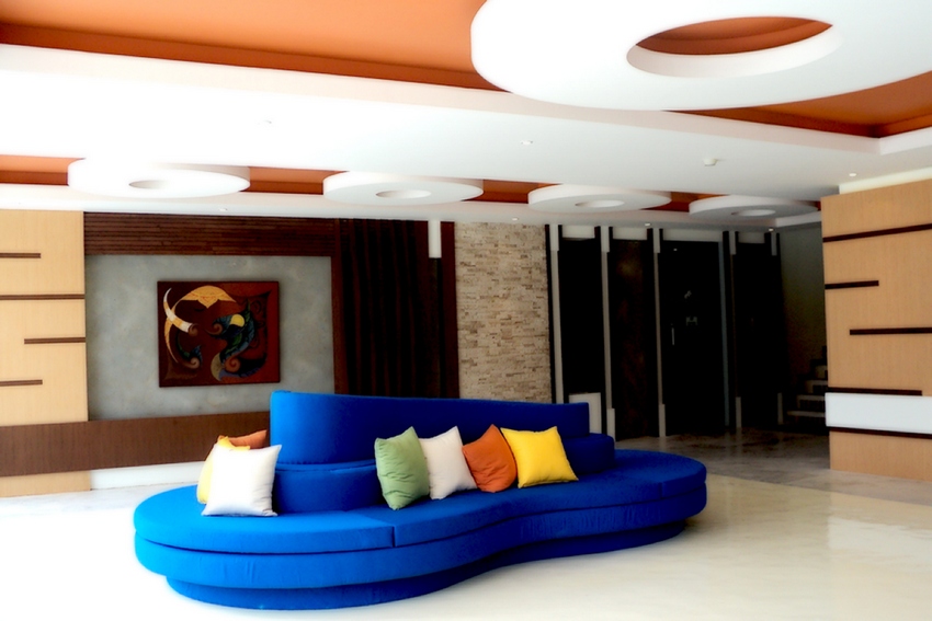 Iyara Beach Hotel & Plaza