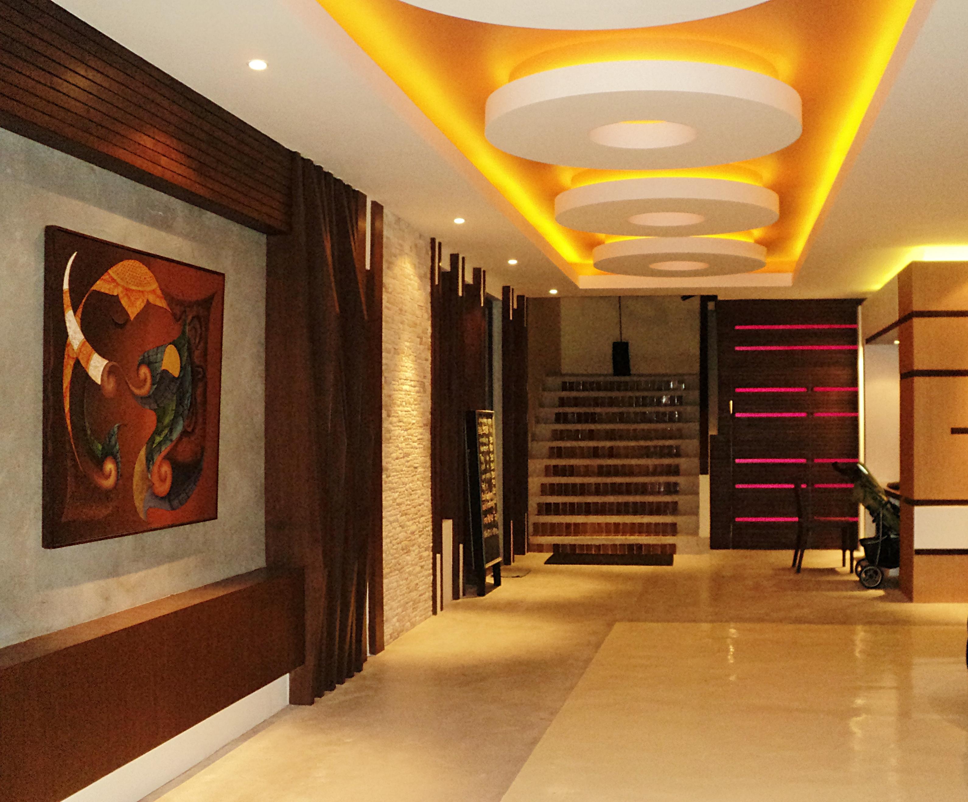 Iyara Beach Hotel & Plaza