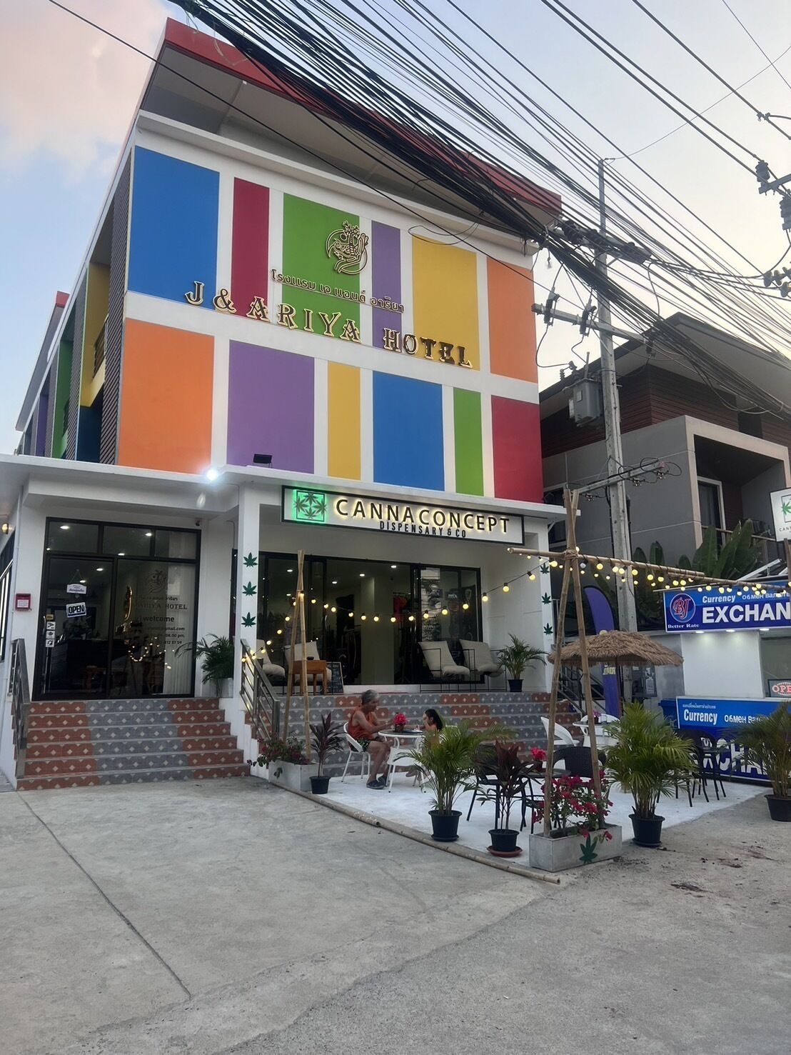 J & Ariya Hotel