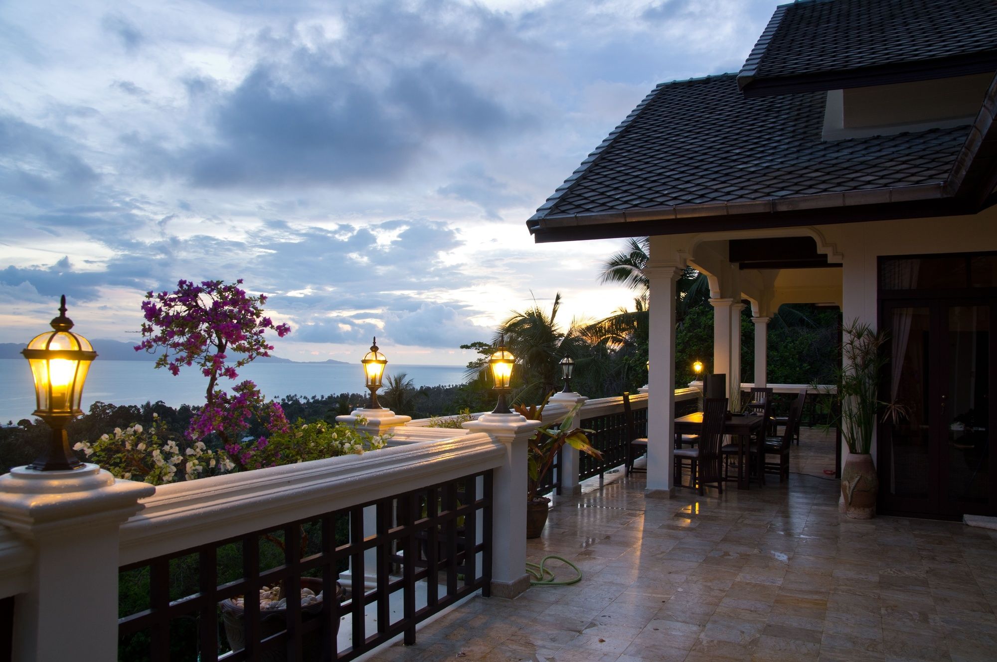 Jungle Emerald Rock Luxury Villa