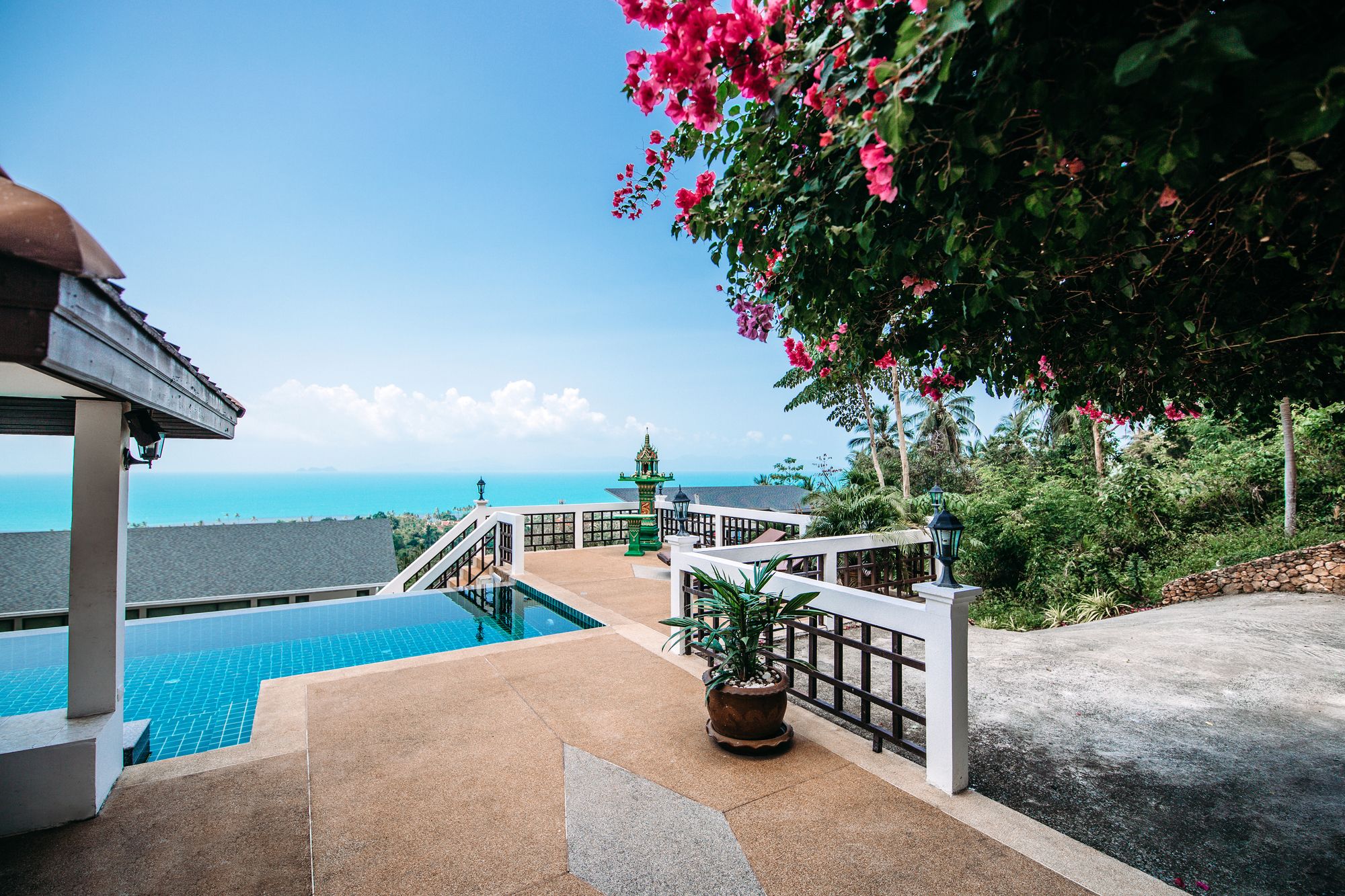Jungle Emerald Rock Luxury Villa