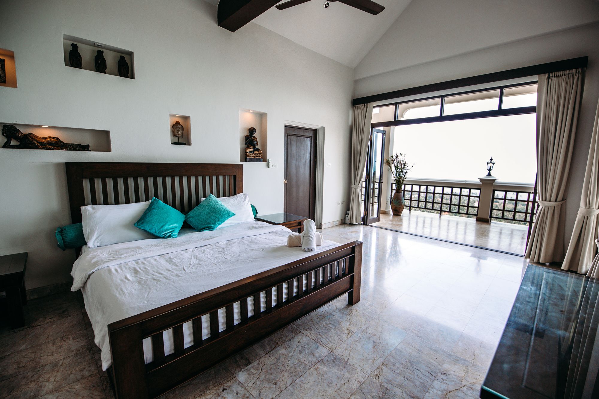 Jungle Emerald Rock Luxury Villa
