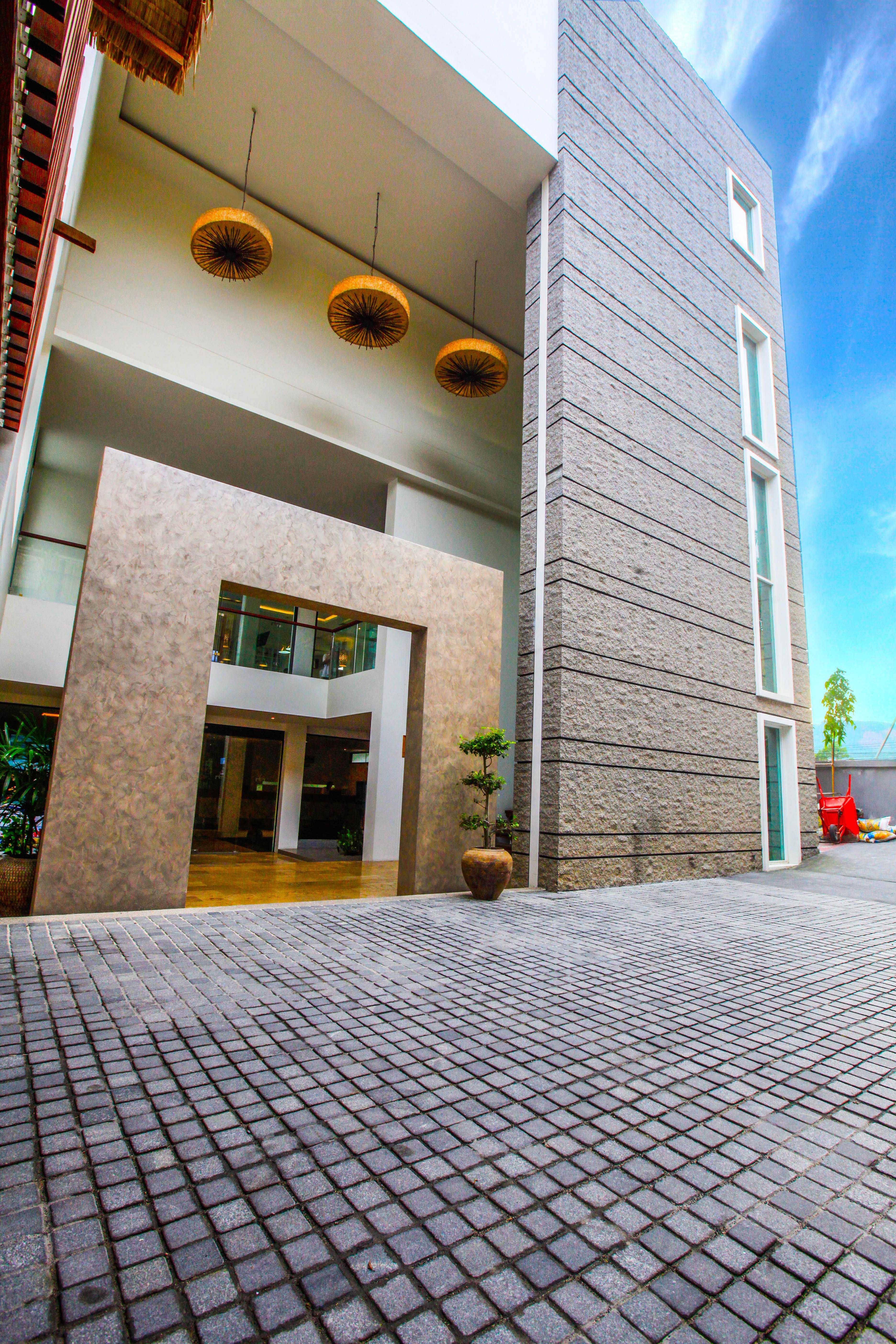 KC Beach Club & Pool Villas