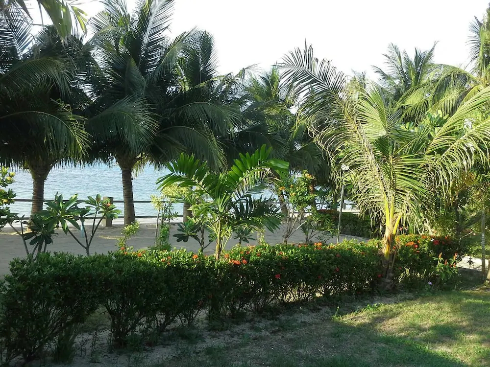 Krisada Beach Resort