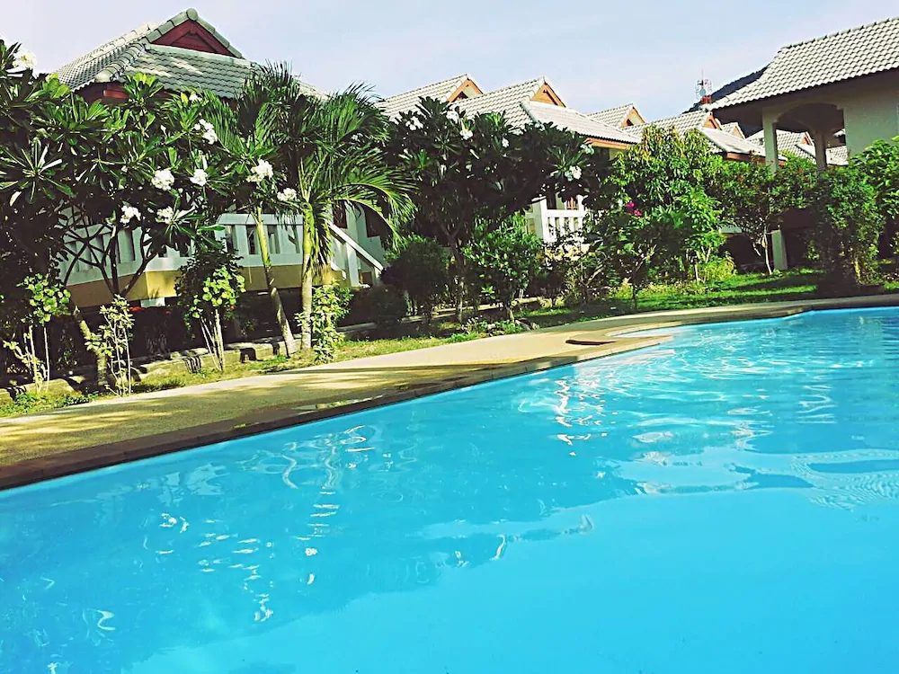Krisada Beach Resort