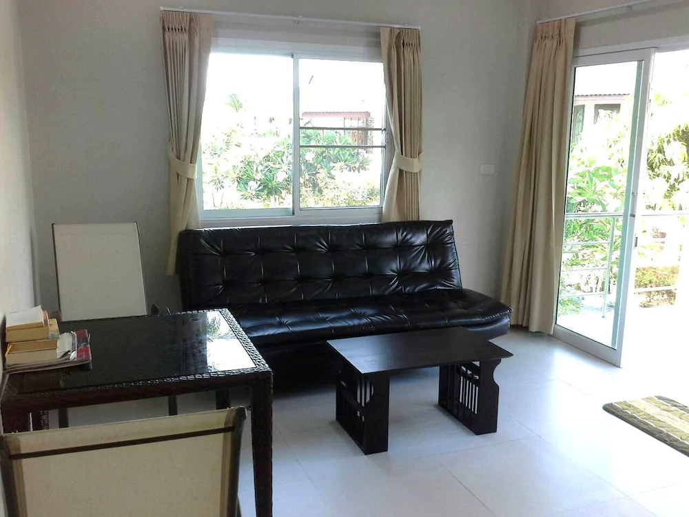 Krisada Beach Resort