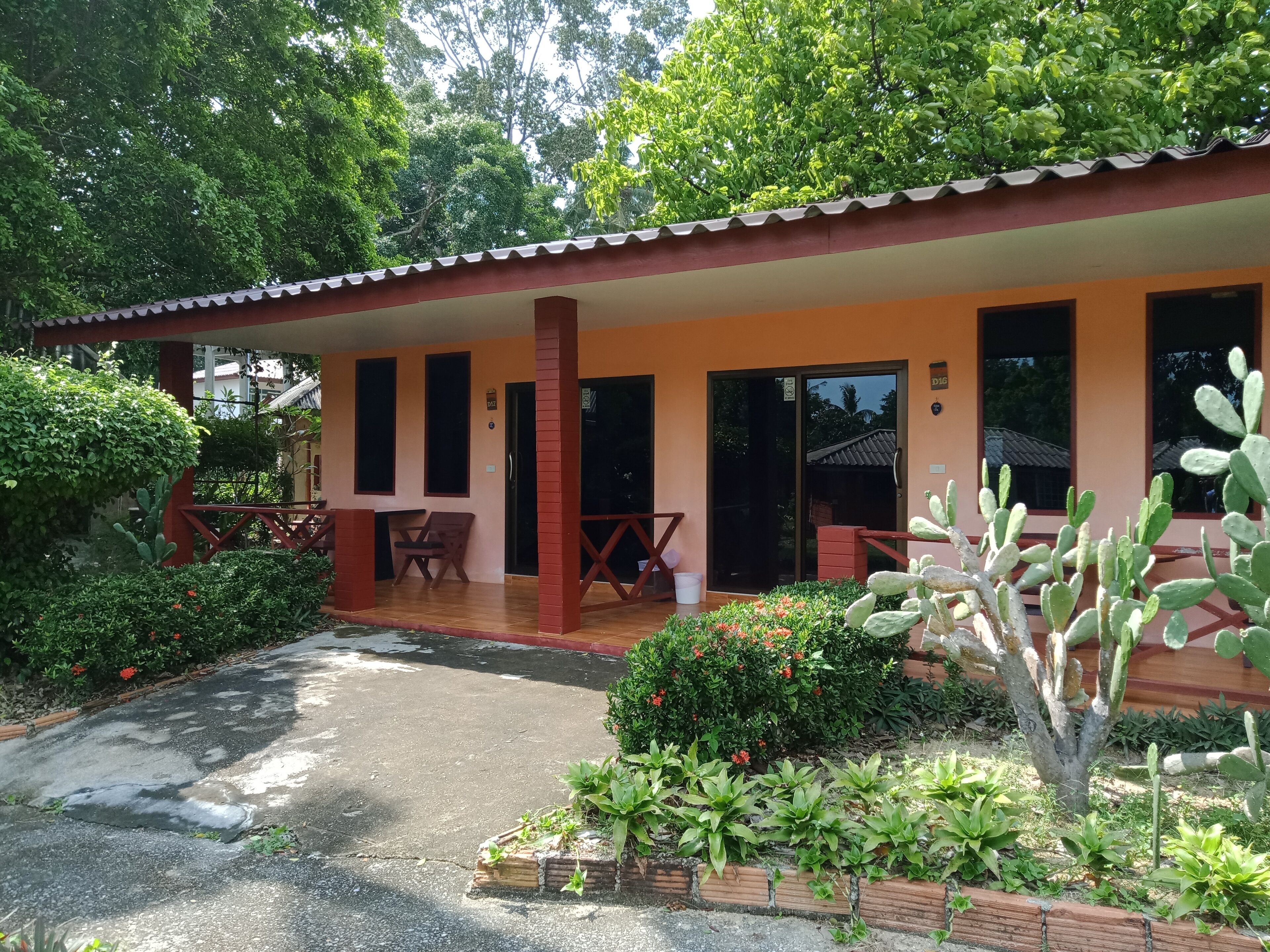 Lamai Chalets