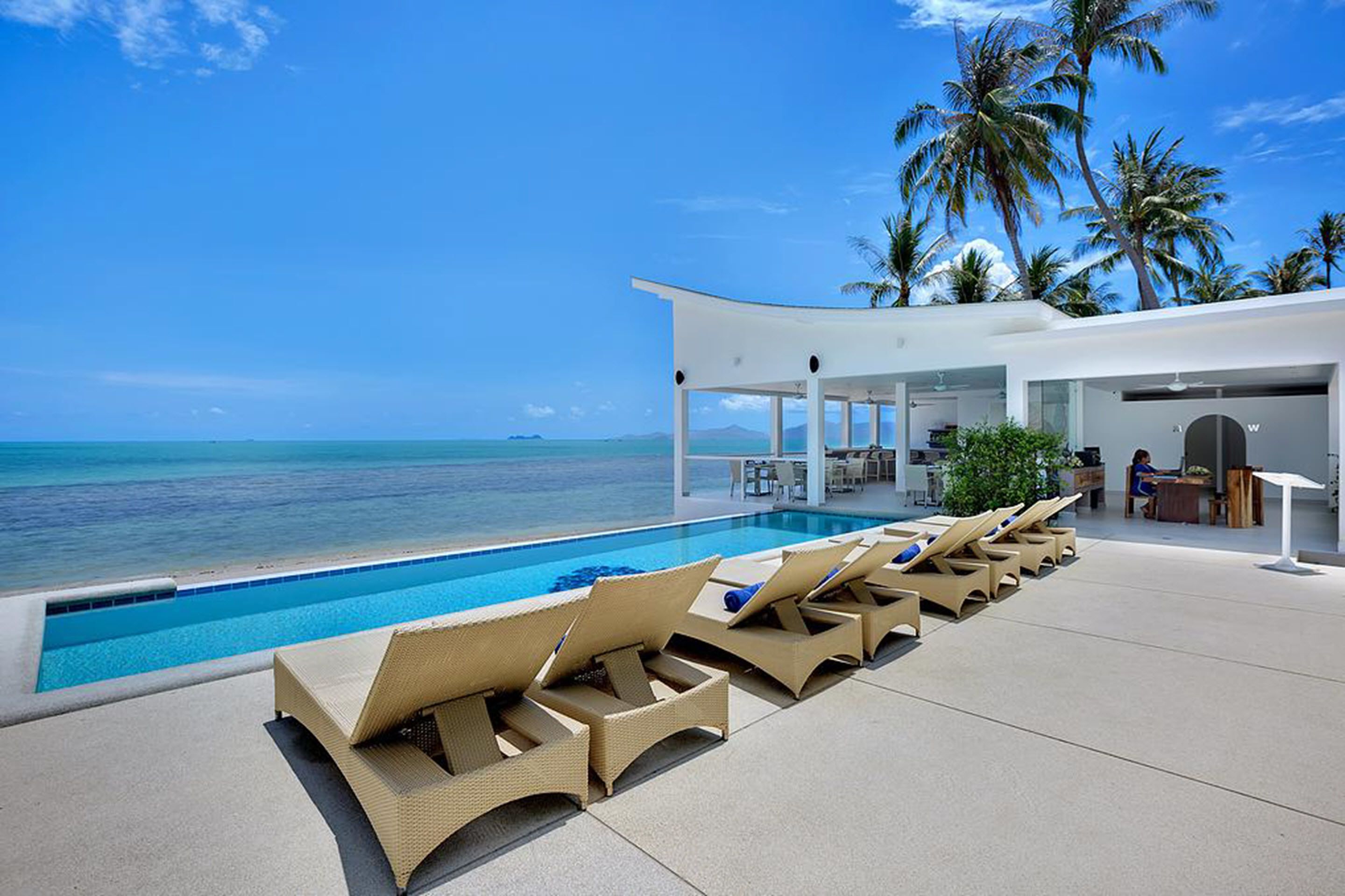 La Perle Luxury Boutique Hotel