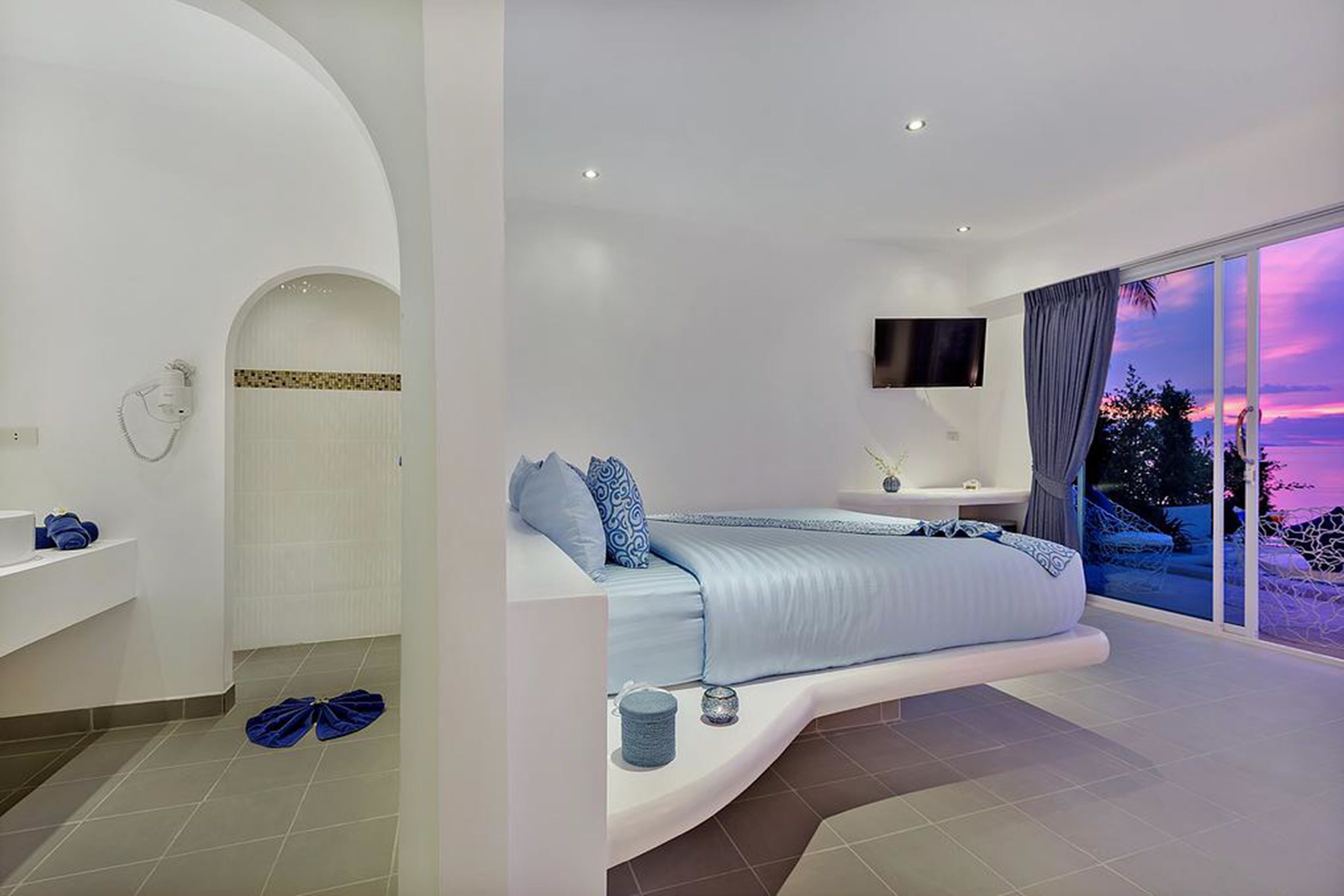 La Perle Luxury Boutique Hotel