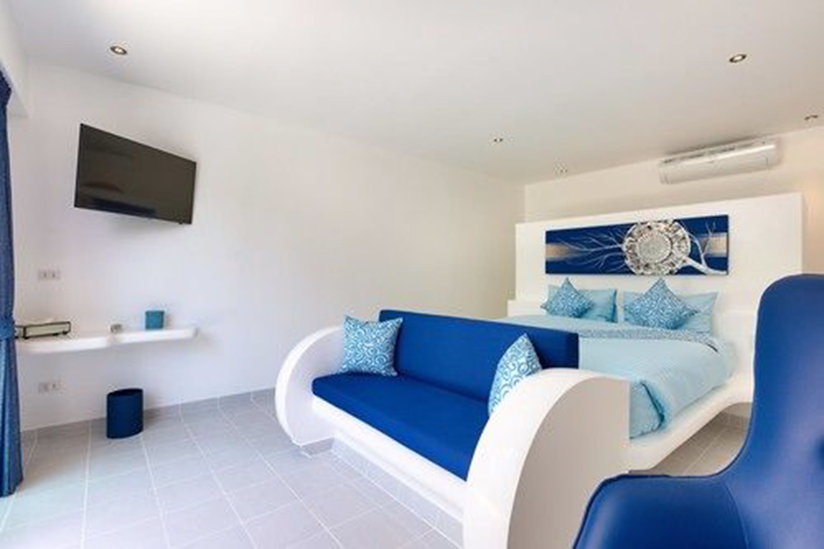 La Perle Luxury Boutique Hotel