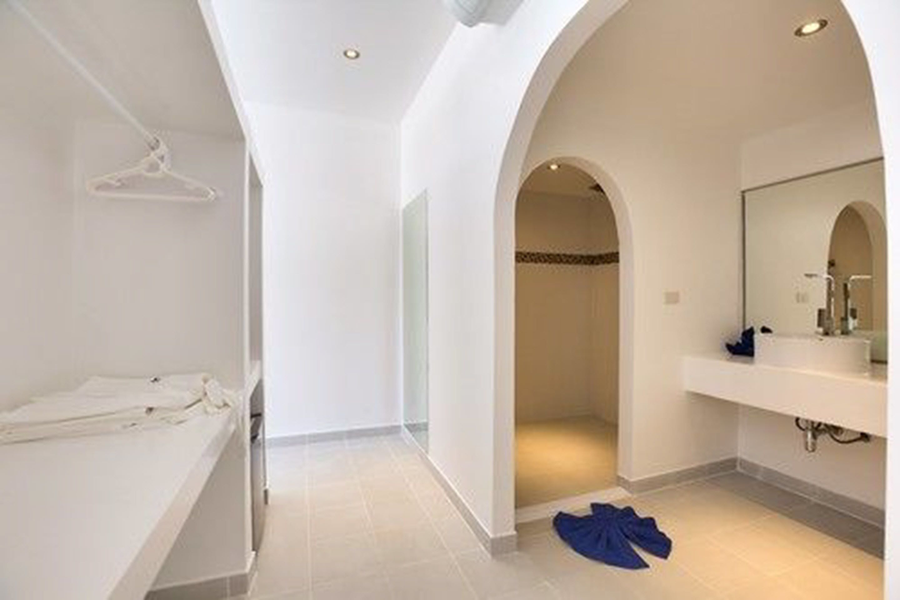 La Perle Luxury Boutique Hotel
