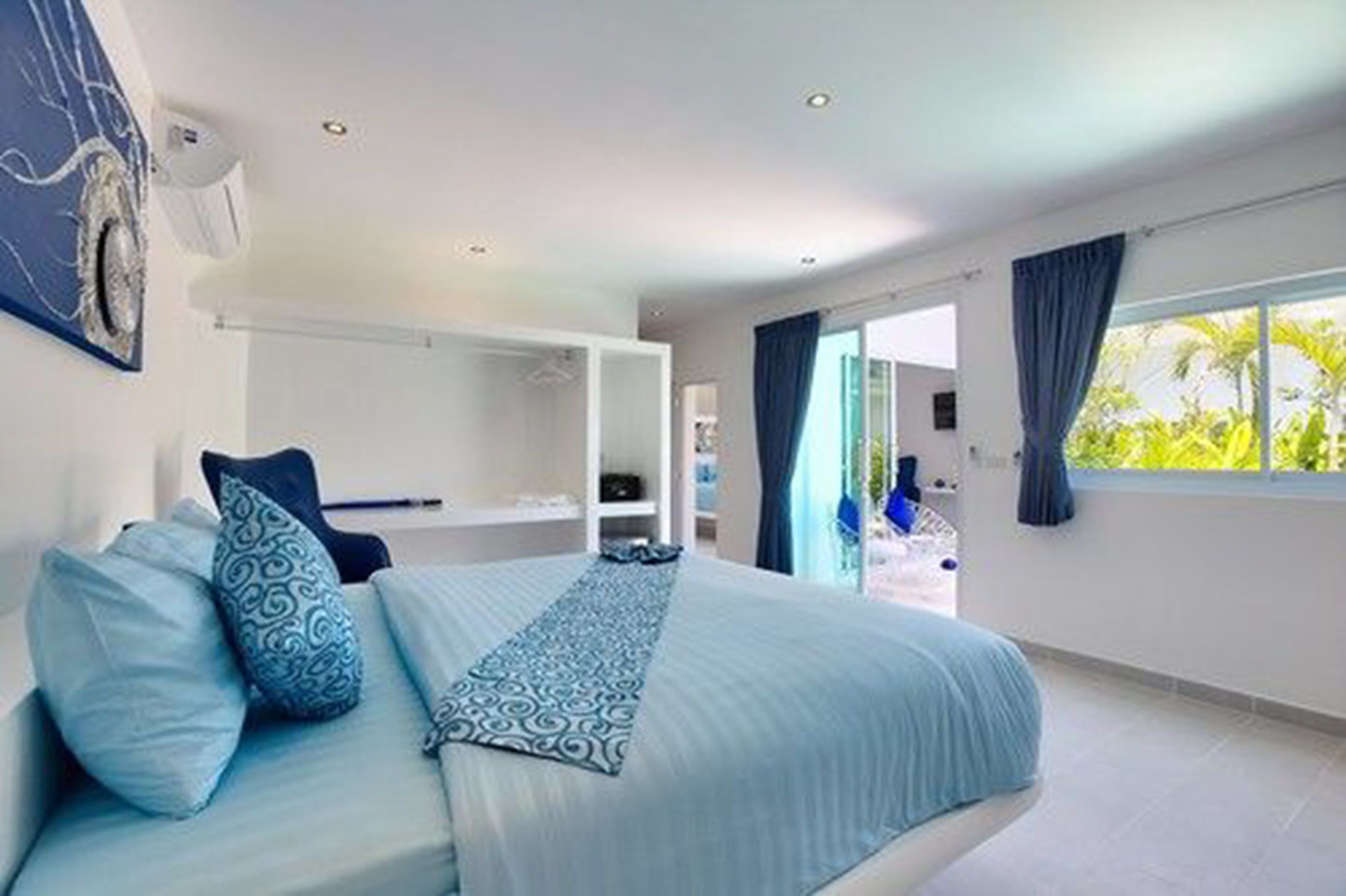 La Perle Luxury Boutique Hotel