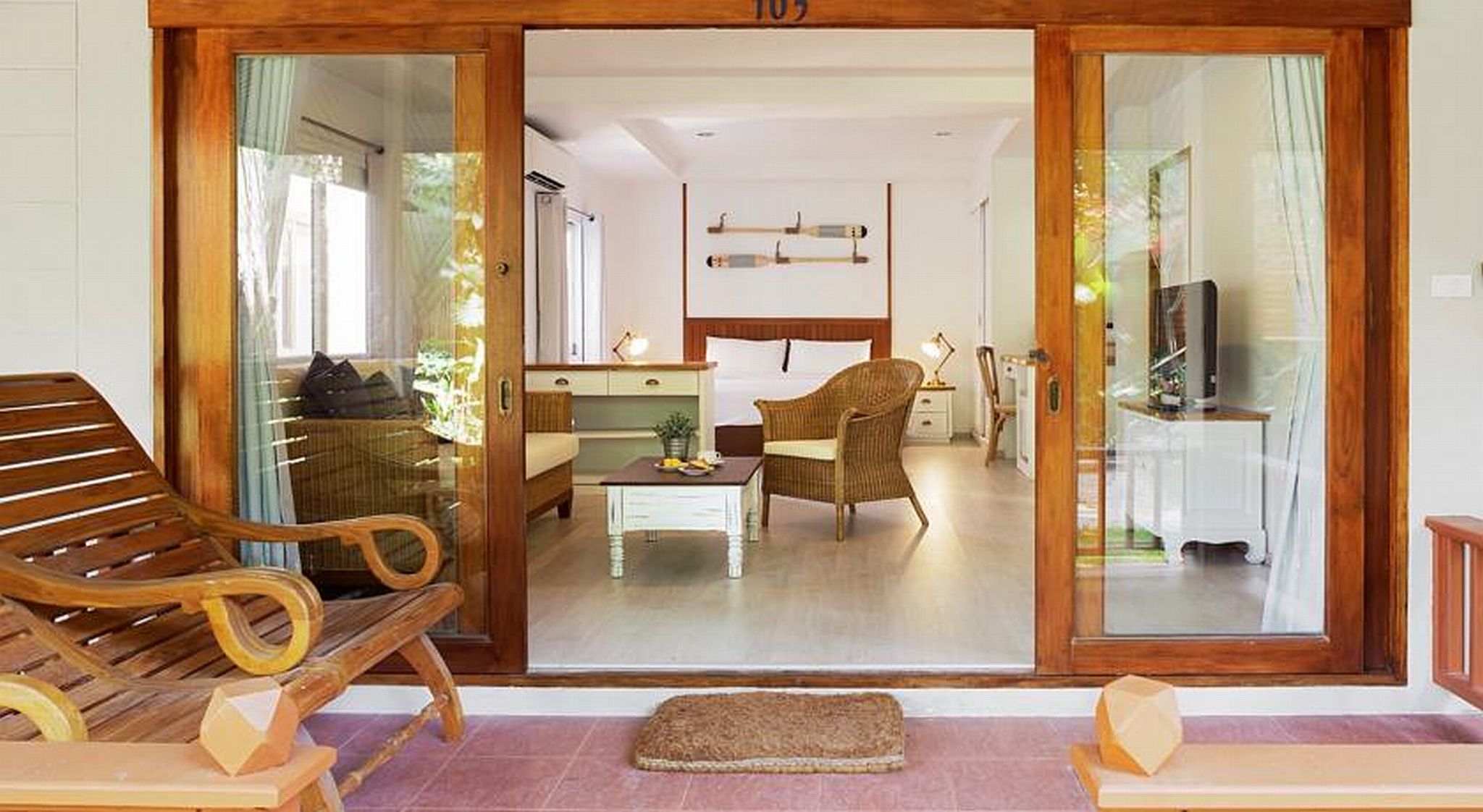 Malibu Resort & Beach Club