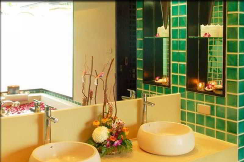 Montra Hotel