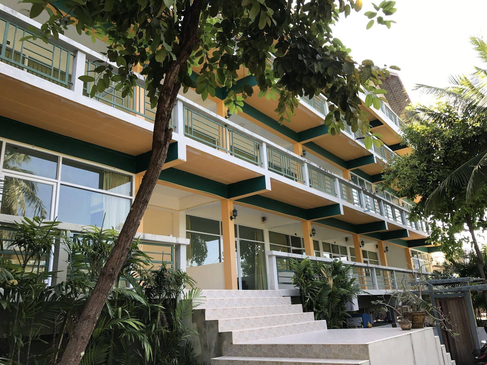 Phayorm Park Resort