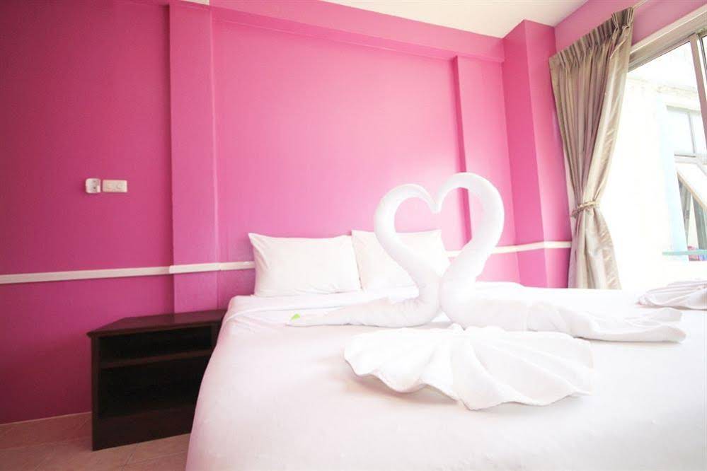 Pleasure Harbour Boutique