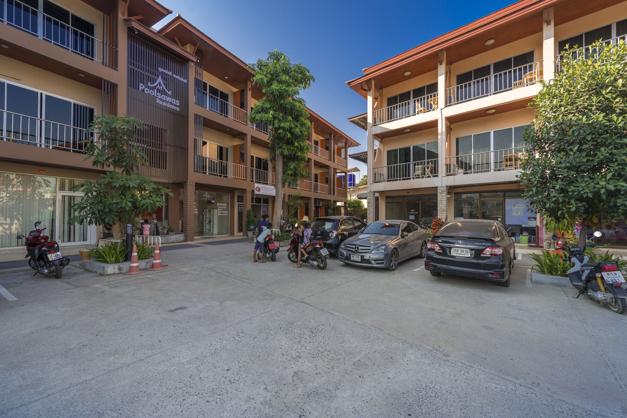 Poolsawas Residence