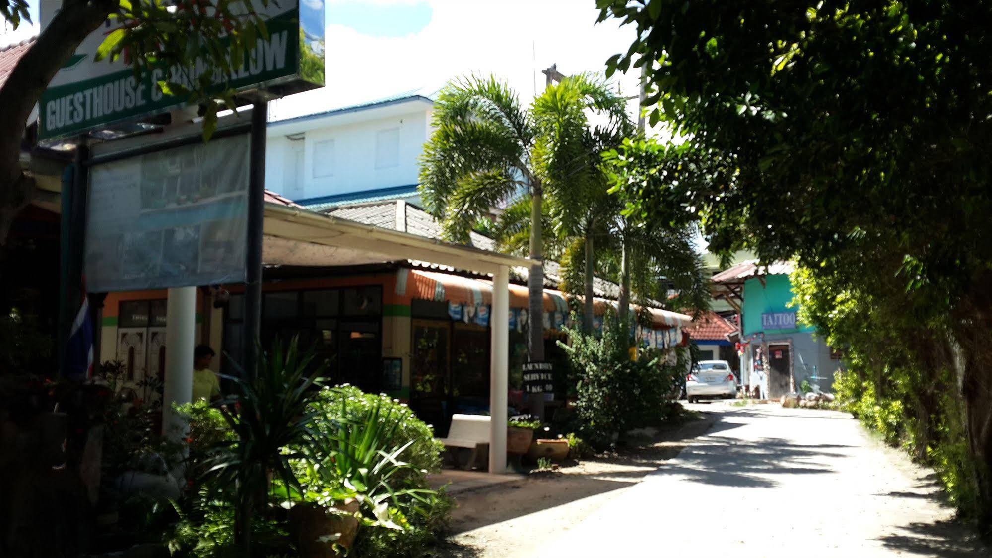Rattana Guesthouse & Bungalow