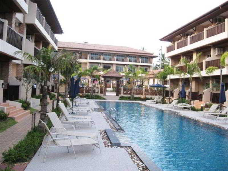 Whispering Palms Suite