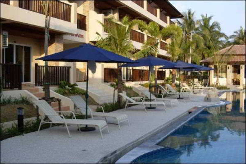 Whispering Palms Suite