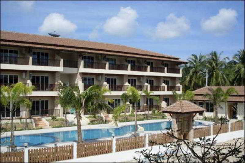 Whispering Palms Suite