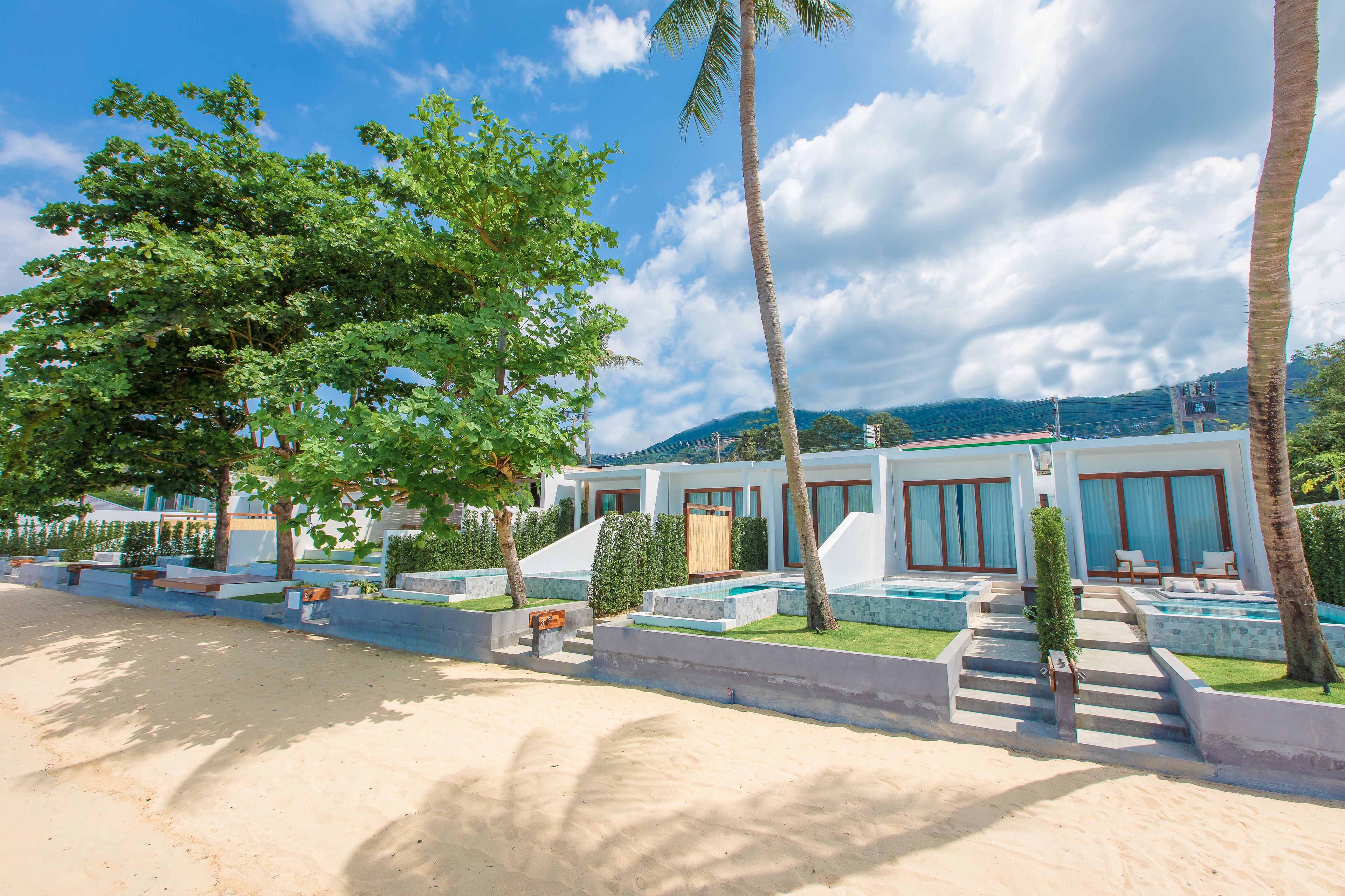 White Whale Beachfront Pool Villa