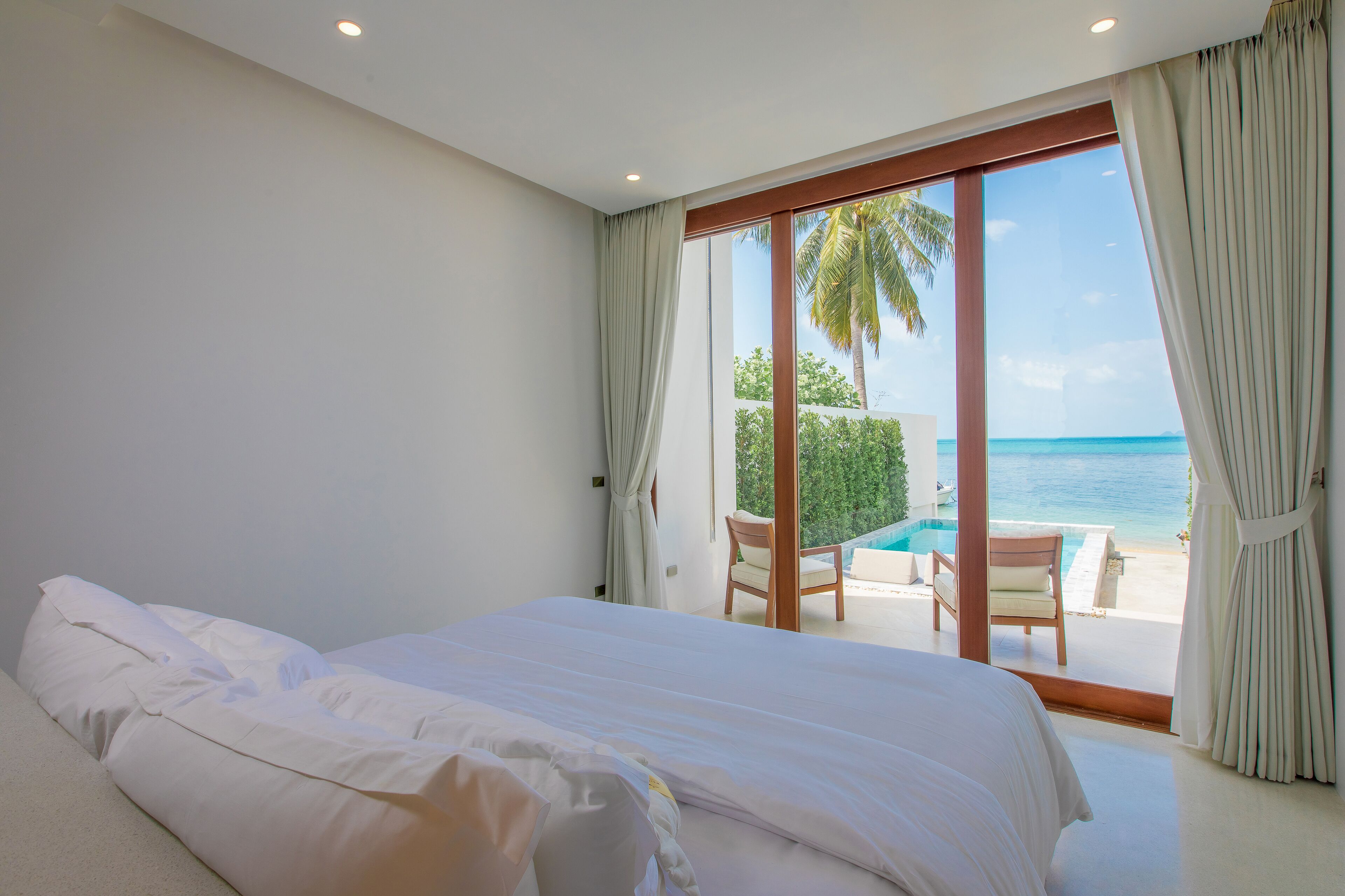 White Whale Beachfront Pool Villa
