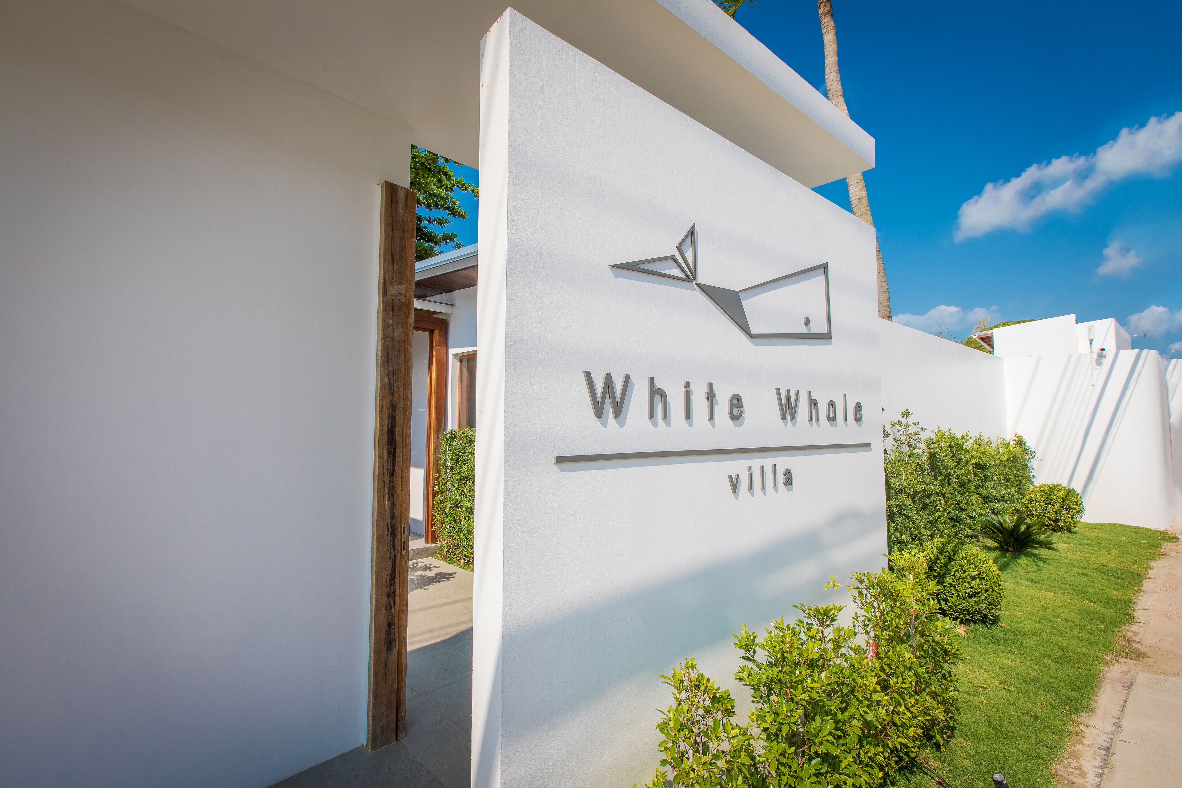 White Whale Beachfront Pool Villa