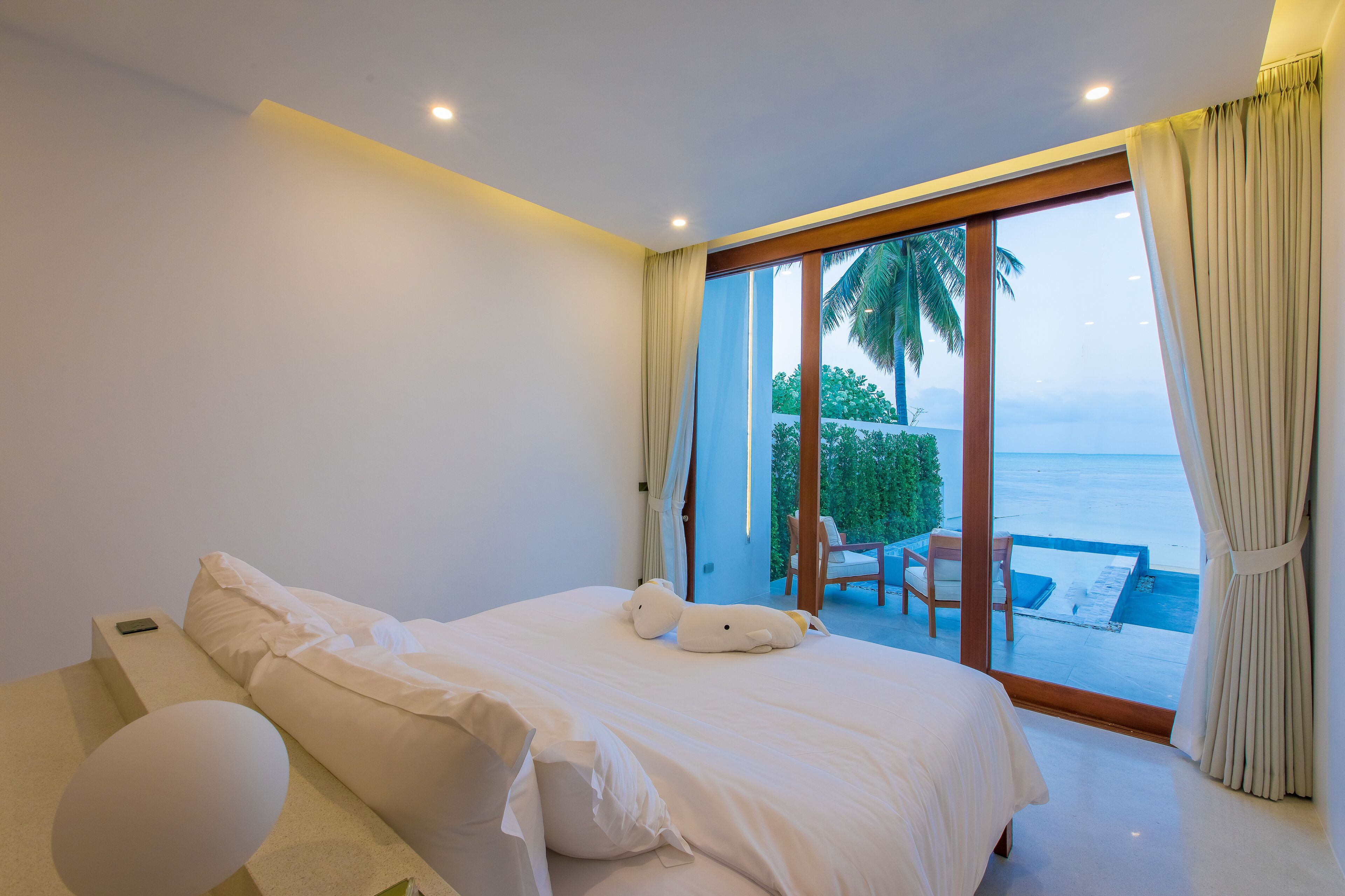 White Whale Beachfront Pool Villa