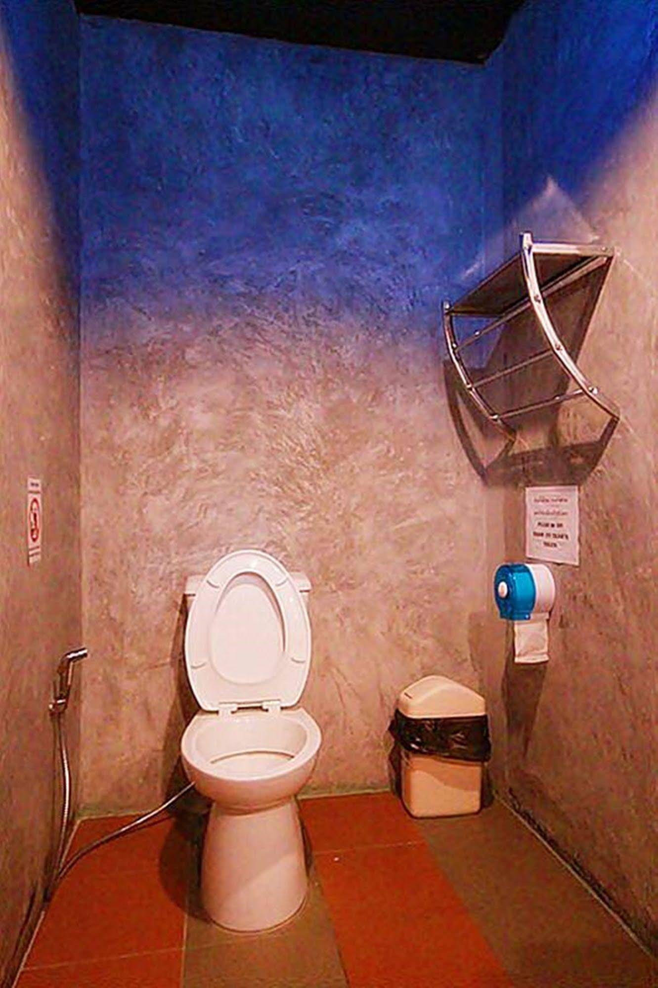 Baan Chalok Hostel