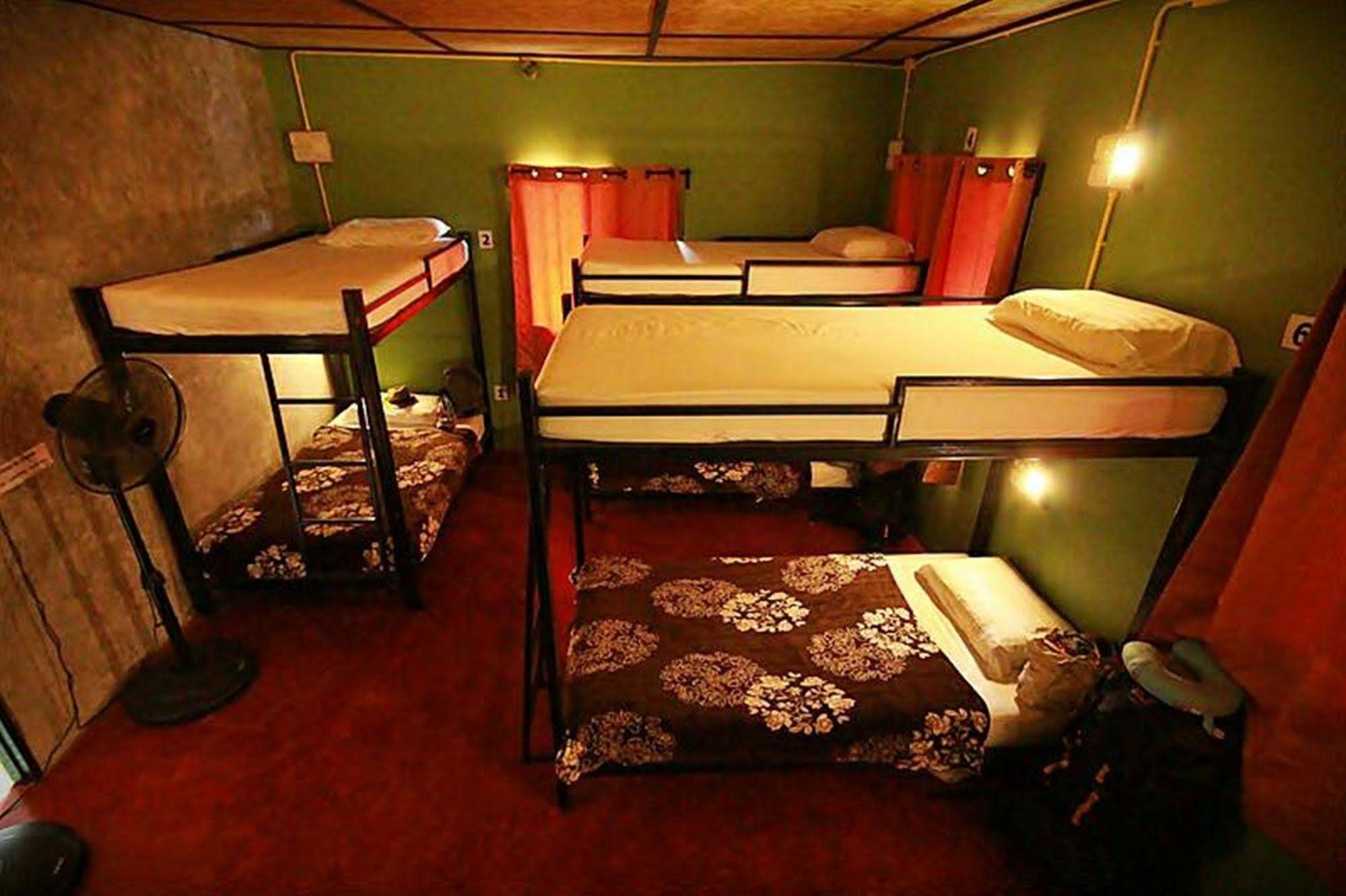 Baan Chalok Hostel