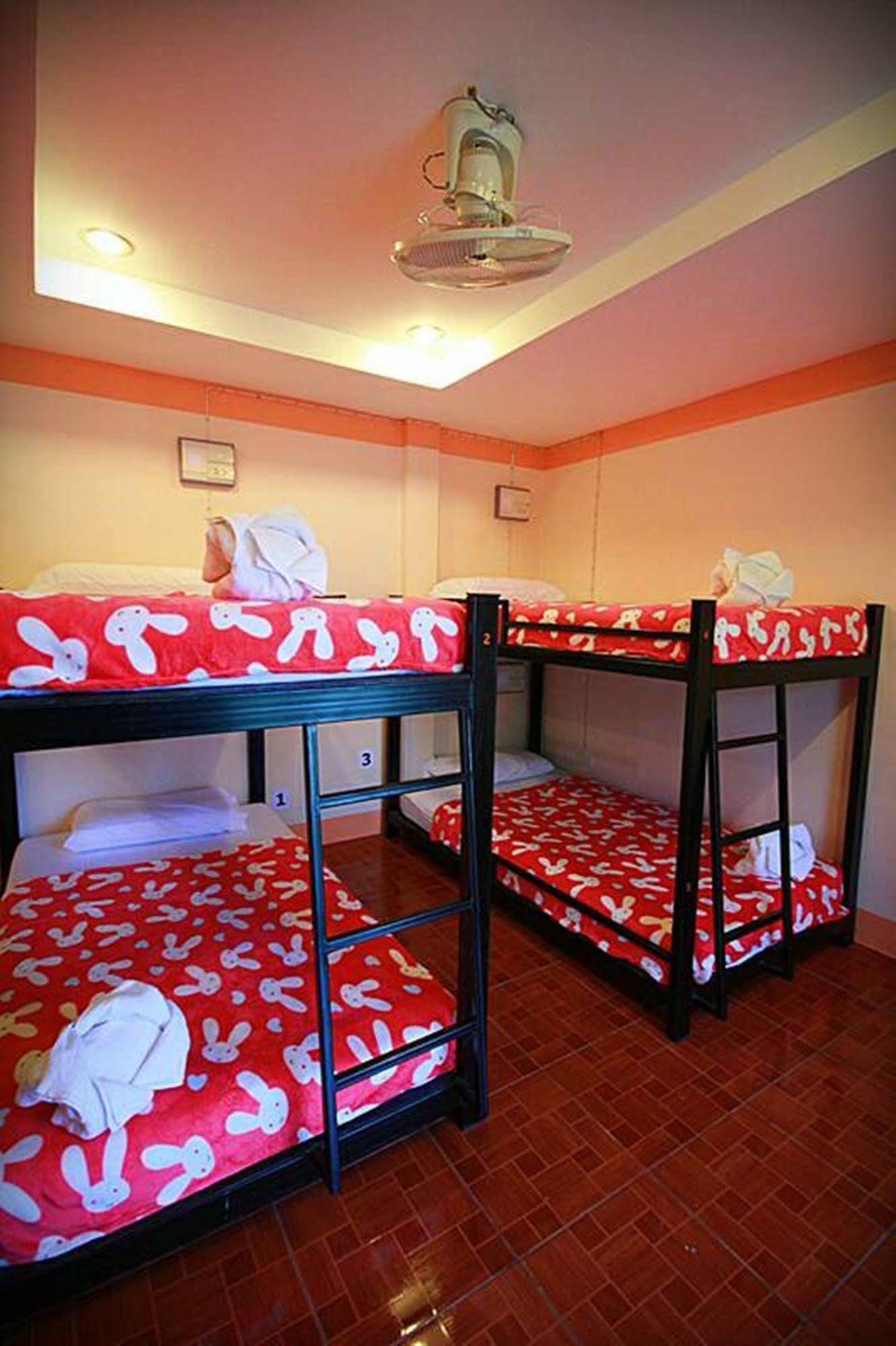 Baan Chalok Hostel