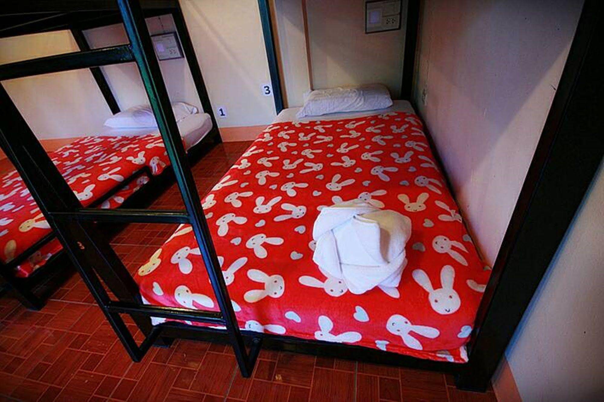 Baan Chalok Hostel