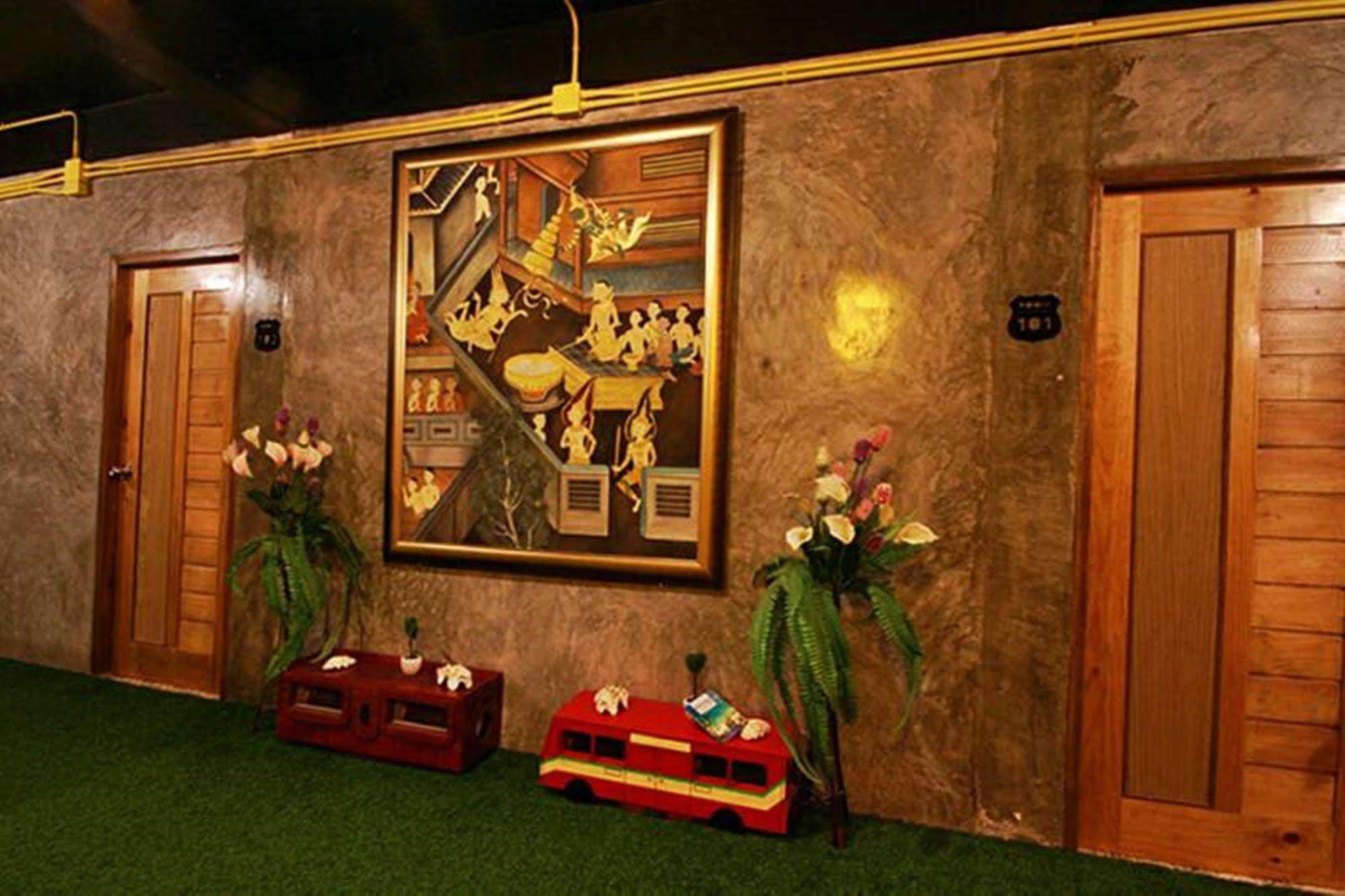 Baan Chalok Hostel