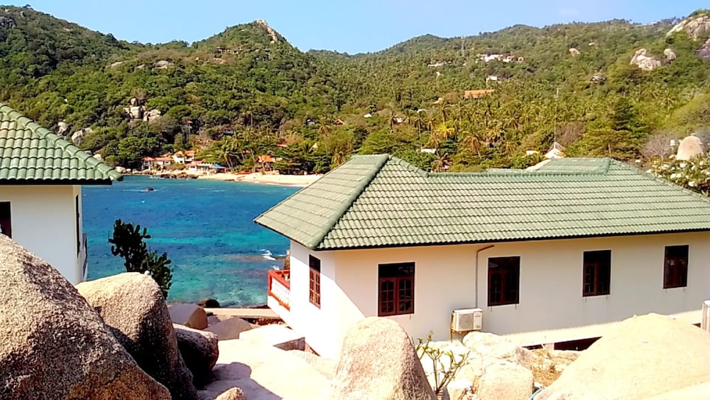 Family Tanod Bay Resort