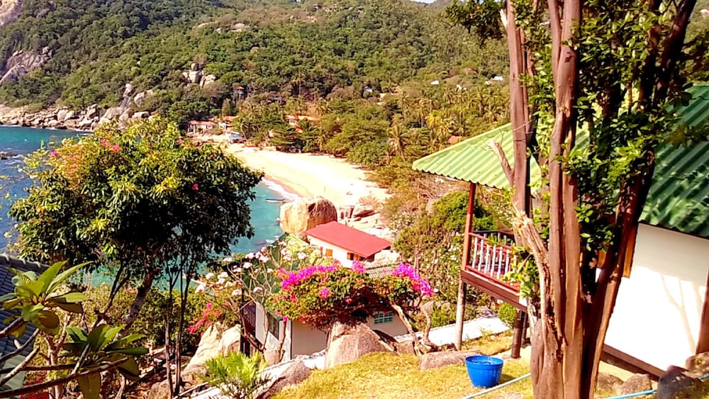 Family Tanod Bay Resort