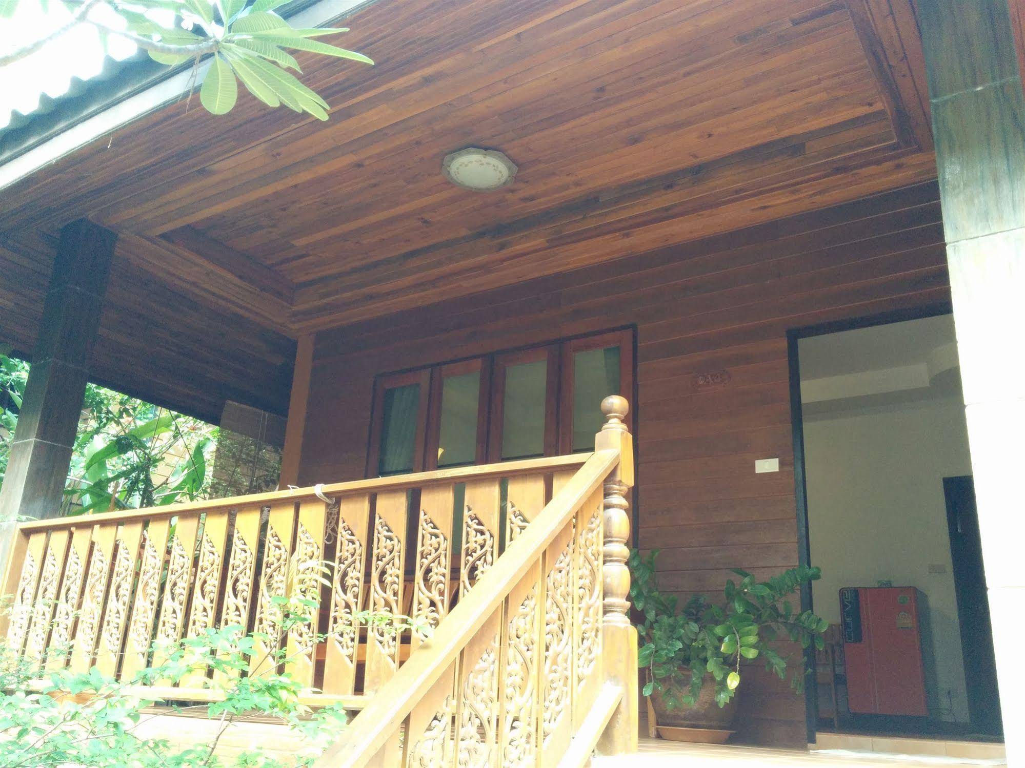 Koh Tao Beachside Resort