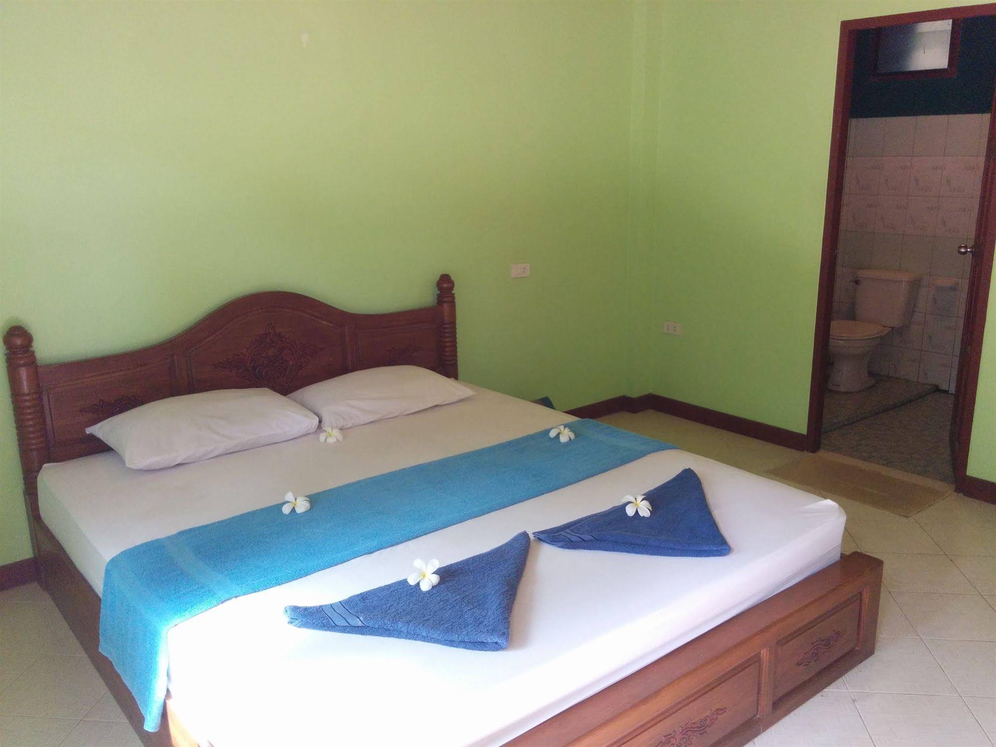 Koh Tao Beachside Resort