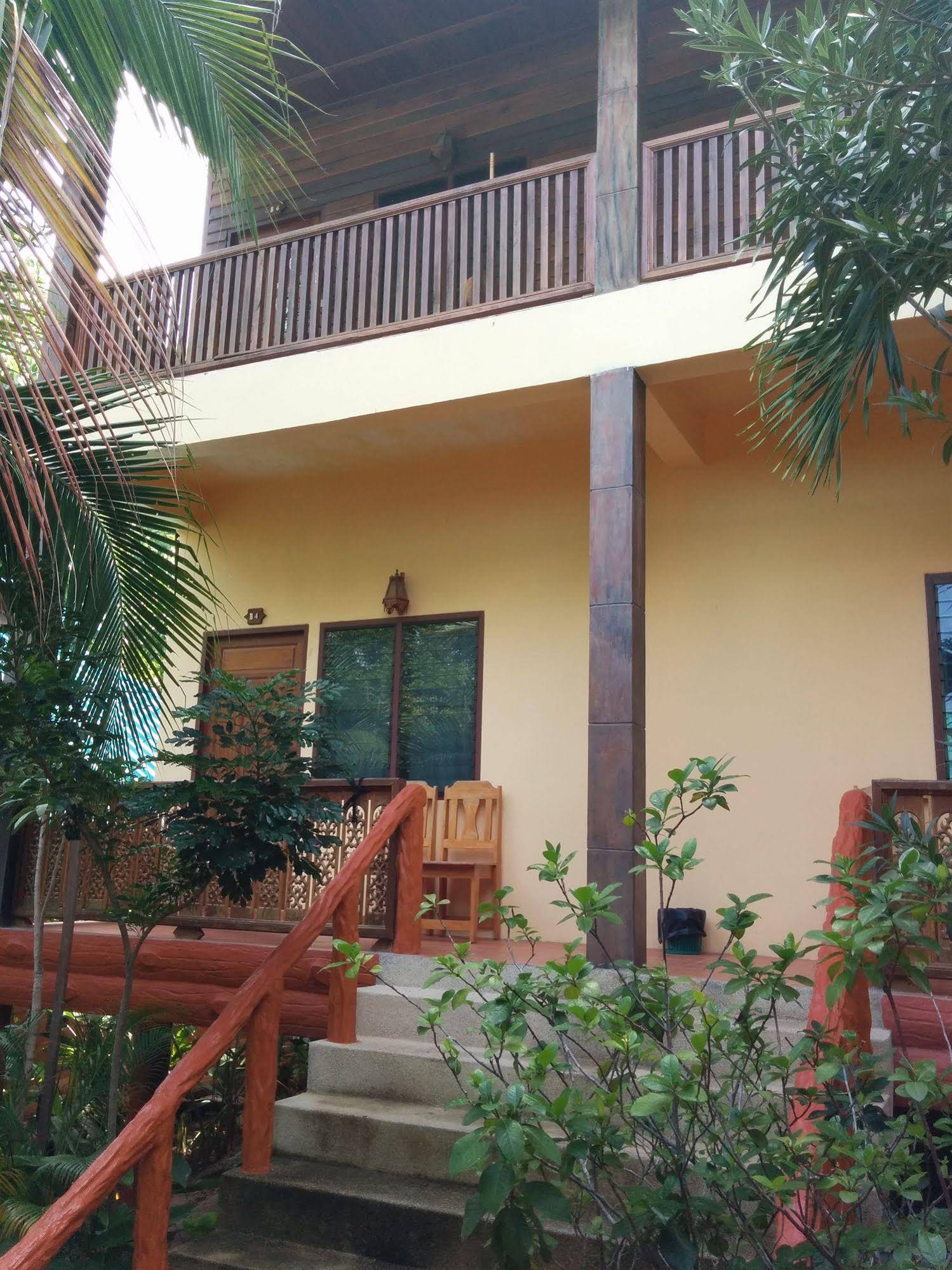 Koh Tao Beachside Resort