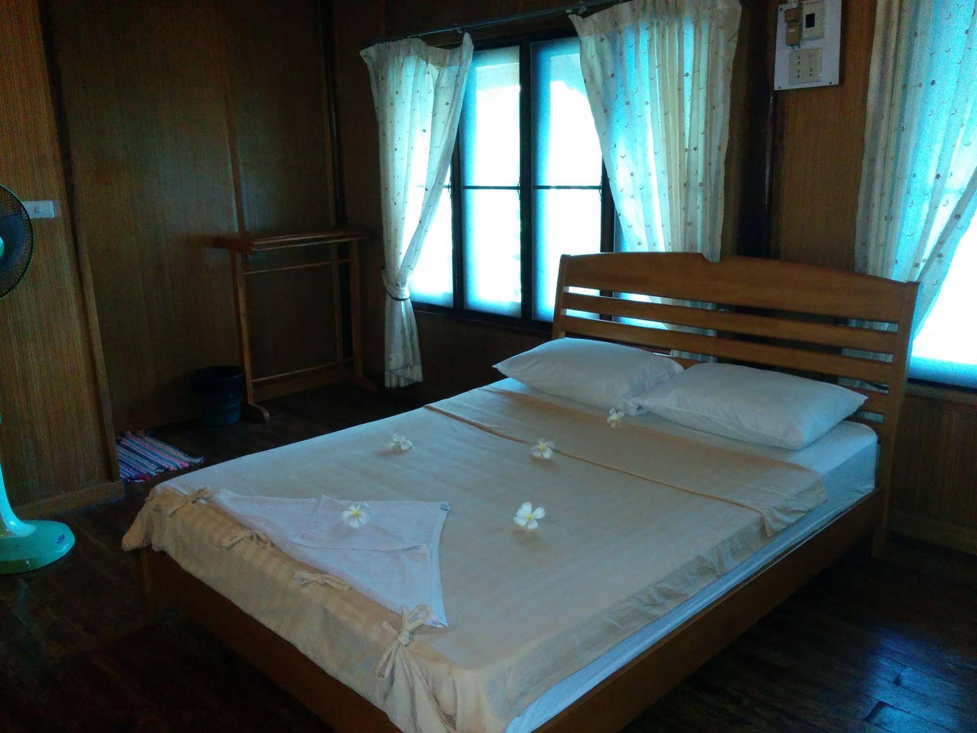 Koh Tao Beachside Resort