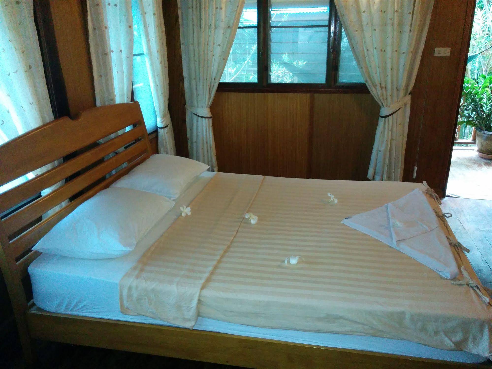 Koh Tao Beachside Resort